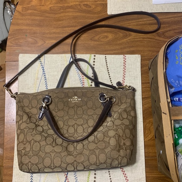 Coach Other - Coach Kelsey purse with signature design Coach Other - Coach Kelsey purse with signature design